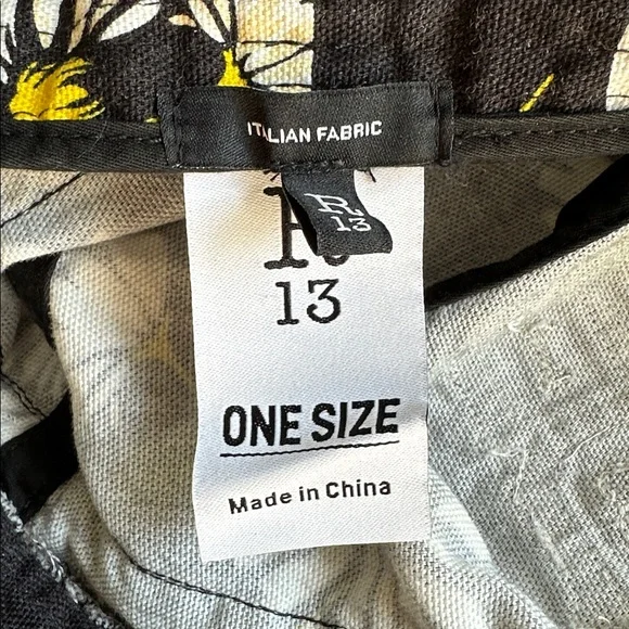 R13 Oversized Daisy Print Bucket Hat - Picture 6 of 8